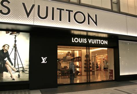 boutique roma lv|Louis Vuitton 'Roma Etoile' Boutique .